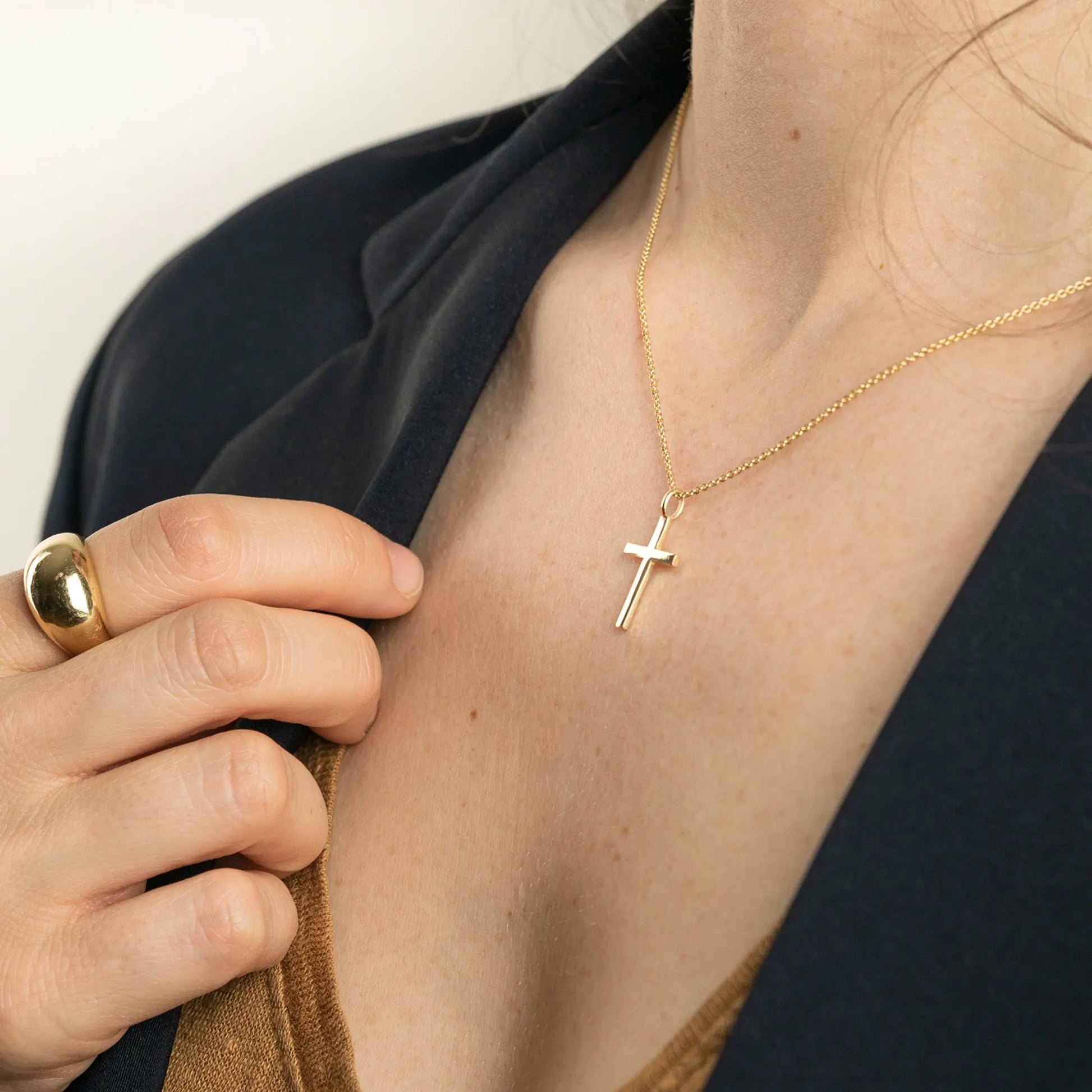 Shop Cross necklace online with Sizoa